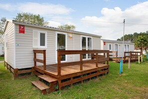 Exterior - Chalet 'Bungalow T2 I - 15 Min From Nazaré' with Shared Pool, Private Terrace and Air Conditioning (Pataias)