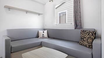 Fernseher, Tischtennisplatte