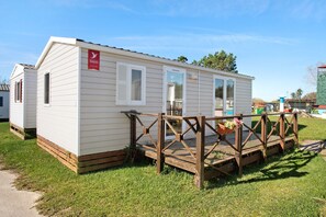 Exterior - Chalet 'Bungalow T2 I V- 15 Min From Nazaré' with Shared Pool, Private Terrace and Air Conditioning (Pataias)