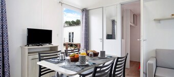 Chalet 'Bungalow T2 I V- 15 Min From Nazaré' with Shared Pool, Private Terrace and Air Conditioning