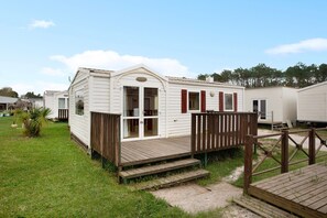 Exterior - Chalet 'Bungalow T2 V - 15 Min From Nazaré' with Shared Pool, Private Terrace and Air Conditioning (Pataias)