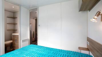 3 bedrooms, free WiFi, bed sheets