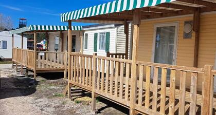 Chalet 'Bungalow T3 V - 15 Min From Nazaré' with Shared Pool, Private Terrace and Air Conditioning