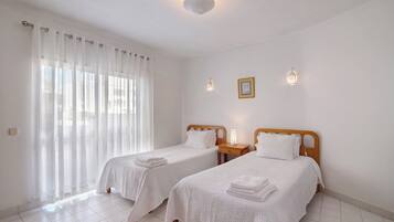 1 bedroom, free WiFi, bed sheets