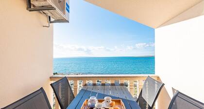 Amazing apartment in Kosljun with house sea view