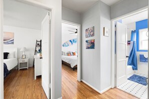 4 bedrooms, iron/ironing board, WiFi, bed sheets