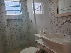 Standard Apartment | Bilik Mandi | Pancuran mandi, tisu tandas 