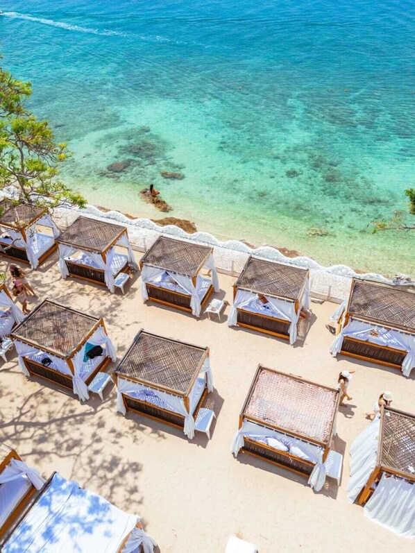 65-Zoll-Smart-TV mit Satellitenempfang, Netflix, Streaming-Dienste