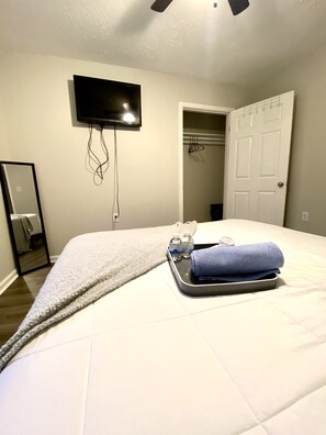 Room - Budget Friendly Stylish Townhome under 5mins from UAMS/AR Children's (Little Rock)