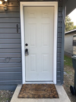 Exterior detail - Budget Friendly Stylish Townhome under 5mins from UAMS/AR Children's (Little Rock)