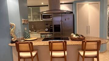 Fridge, microwave, oven, coffee/tea maker