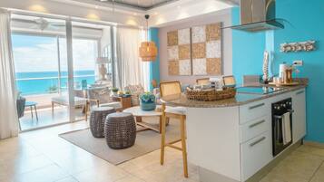 Fridge, microwave, oven, coffee/tea maker