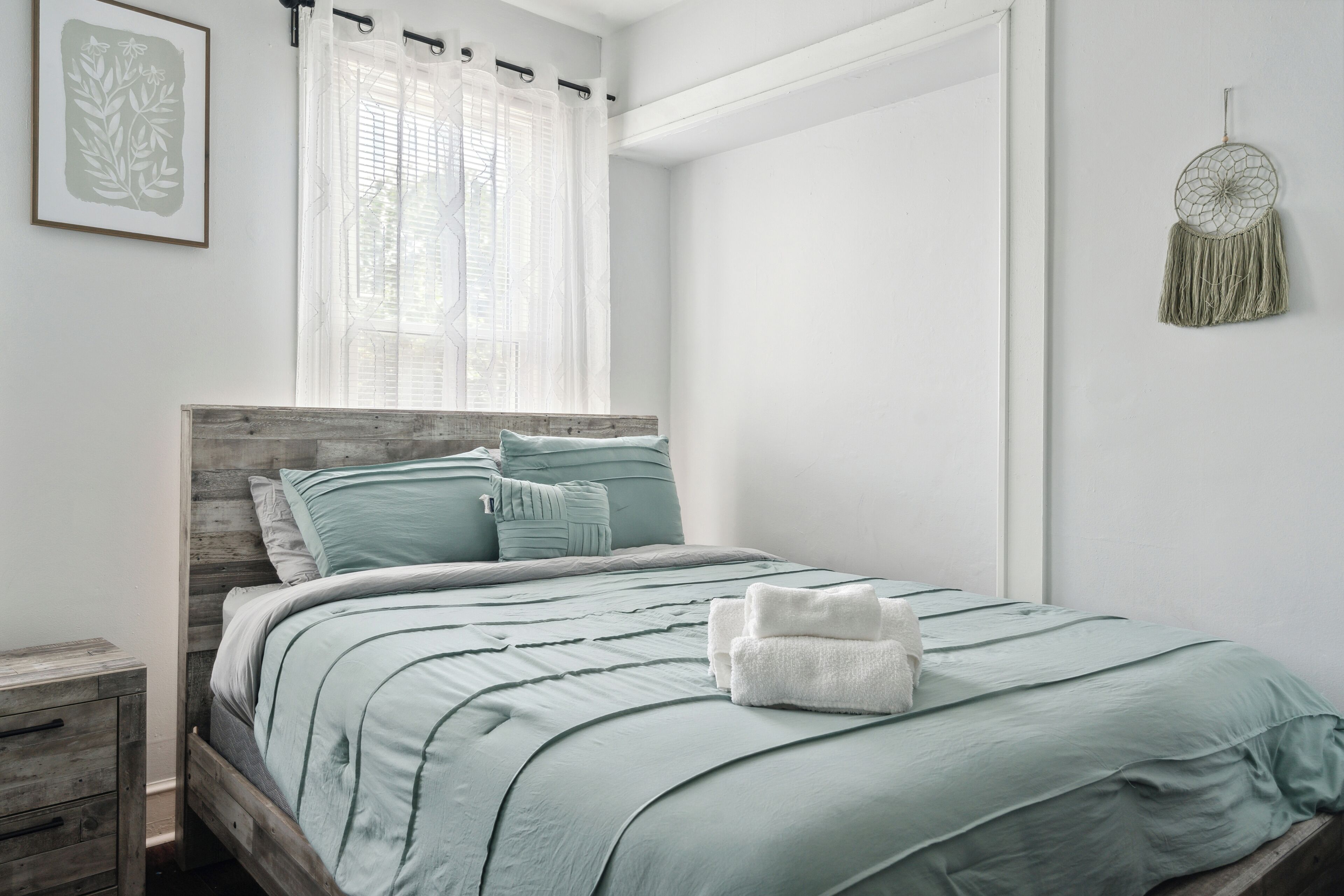 3 bedrooms, iron/ironing board, free WiFi, bed sheets