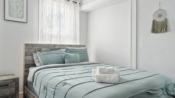 3 bedrooms, iron/ironing board, free WiFi, bed sheets