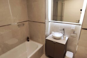 Appartement, 1 chambre, accessible aux personnes à mobilité réduite, fumeur | Salle de bain