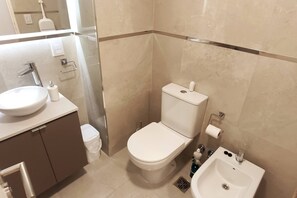 Lejlighed - 1 soveværelse - handicapvenligt - ryger | Badeværelse