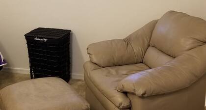 Amazing 1 Bedroom Condo Totally Ready to Move-In, Impeccably Maintained