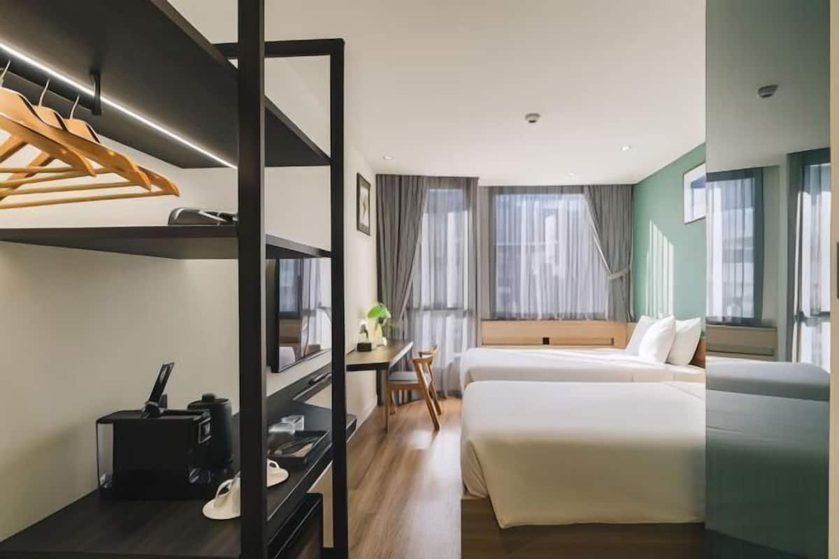 1 quarto, frigobar, escrivaninha, Wi-Fi de cortesia