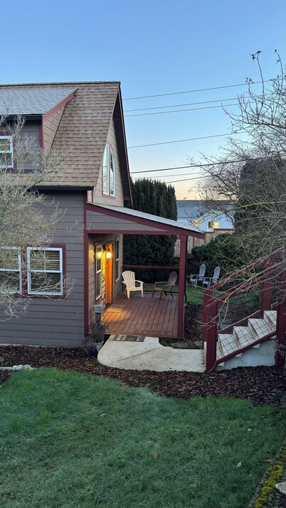 
The Birch…Beautiful…Private…Cottage…loft…great for two…can sleep 5. Surprises 