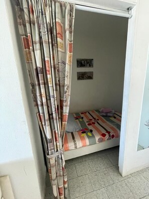 1 bedroom, iron/ironing board, WiFi, bed sheets - Keserouane Cozy Apartment with a View (keserouane)