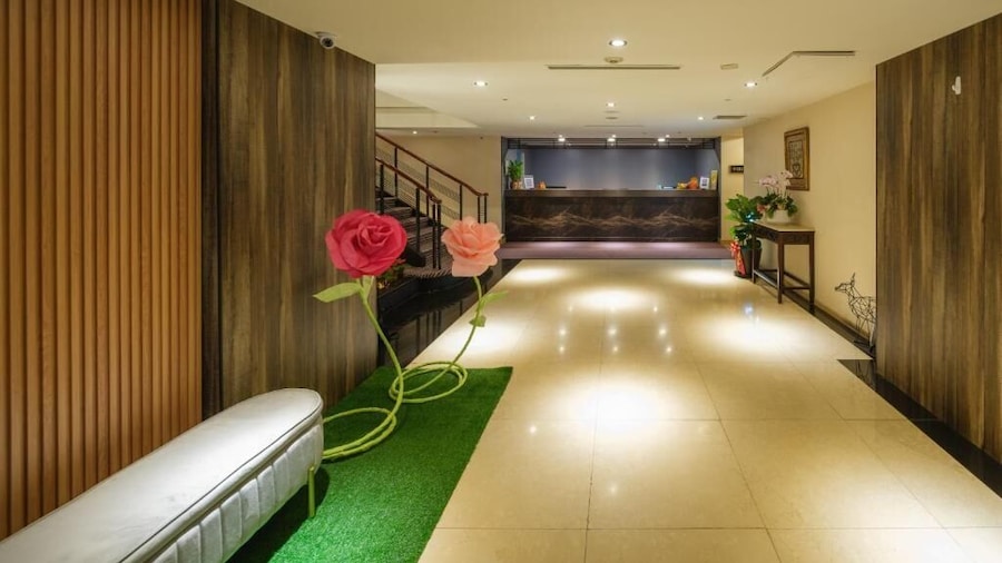 Rich & Free Hotel - Fuzhong