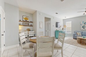 Dining - Condo near the beach with outdoor pool, BBQ, washer/dryer, streaming, central AC (Santa Rosa Beach)