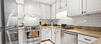 Old Town Alexandria Luxury Hidden Gem "4TV's" Free Parking Mins To DC