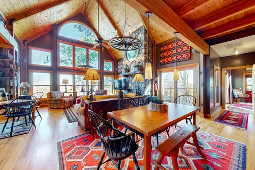 Secluded Smoky Mountain home with panoramic views, wood stove, & hot tub
