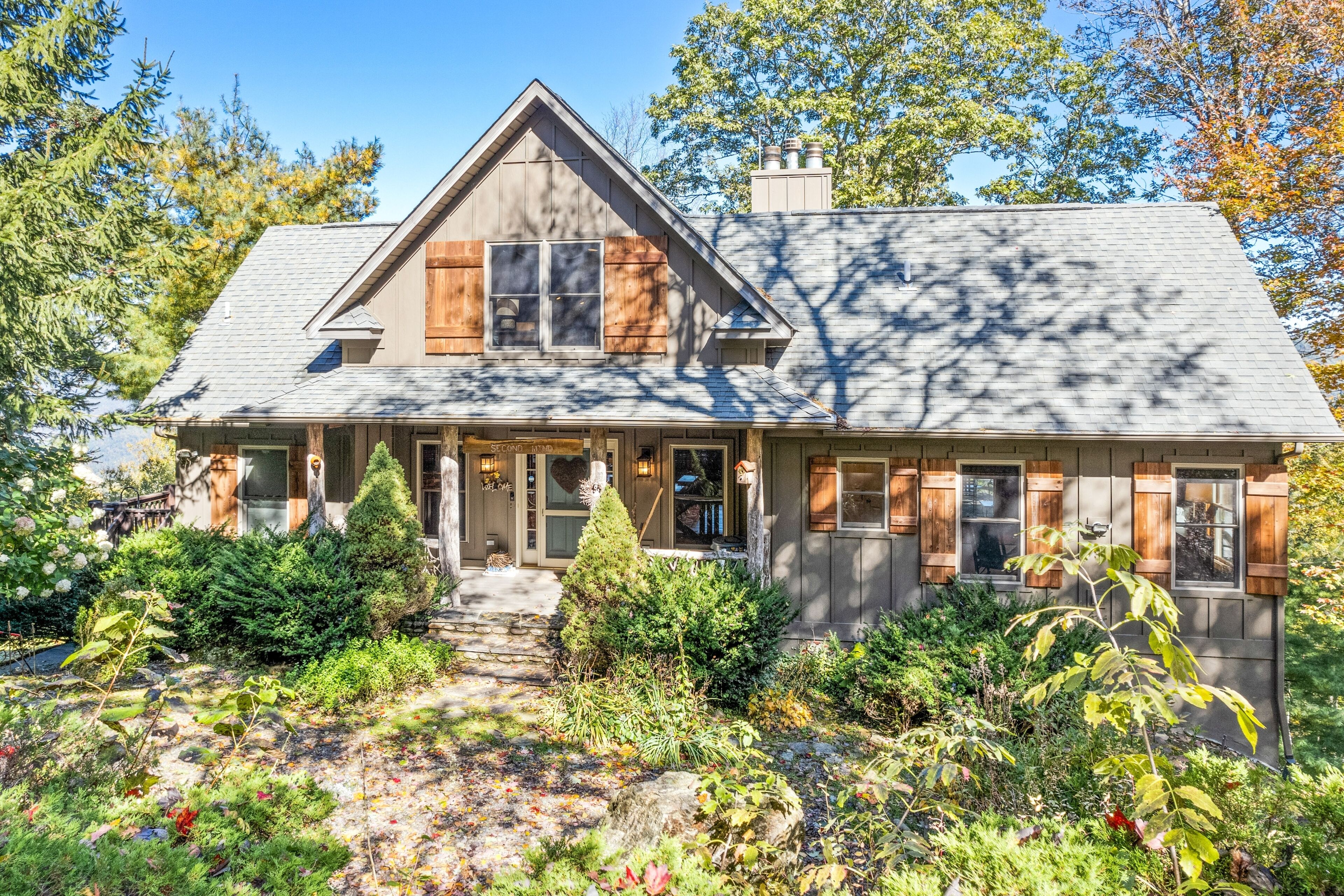 Secluded Smoky Mountain home with panoramic views, wood stove, & hot tub