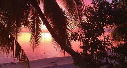 Bienvenue au Fare Rau jolie maison avec un accès à la plus belle plage de Tahiti