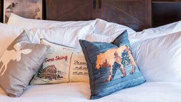 Iron/ironing board, free WiFi, bed sheets