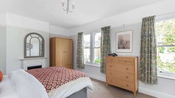 2 bedrooms, iron/ironing board, travel cot, WiFi