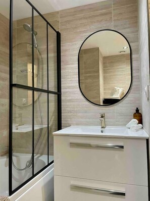 Hair dryer, towels, soap, shampoo