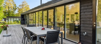 "Tessa" - 1.6km from the sea by Interhome