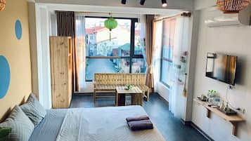 1 bedroom, desk, iron/ironing board, WiFi