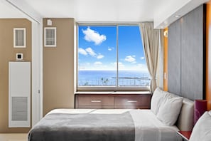 1 bedroom, iron/ironing board, WiFi, bed sheets - Fantastic Ocean View Unit- close distance to the beach, lagoon, mall, and more (Honolulu)