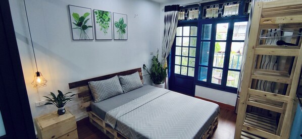 1 habitación, escritorio, tabla de planchar con plancha y wifi gratis 