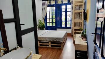 1 bedroom, desk, iron/ironing board, free WiFi