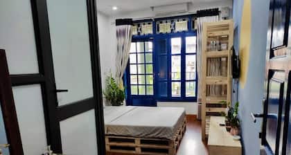 Cozy balcony/ Street view/ Old Quarter central/ Sunny Homestay