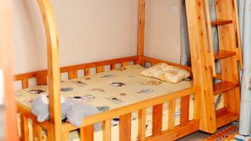 3 bedrooms, iron/ironing board, WiFi