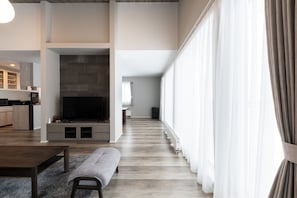 Living area - LOVES ONLY YOU【Ezo Fuji Foothills】 (Makkari-mura)