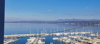 Spacius double room apartment 64 sqm fully equiped
Magnificent sunset & sea view