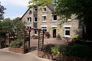 Unclassified image, 4 of 38, button