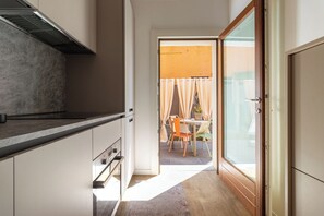 Fridge, microwave, oven, stovetop - MURANO Place | MISTRO House rental (Venezia)