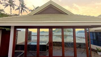 Bangalô premier, varanda, vista para o mar | Área da propriedade