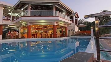 Outdoor pool, sun loungers