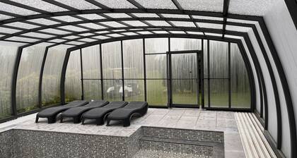 LedowoHouse New Industrial Style up to 15 guests, kids friendly, own golf course