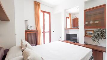 Bügeleisen/Bügelbrett, Internetzugang, Bettwäsche