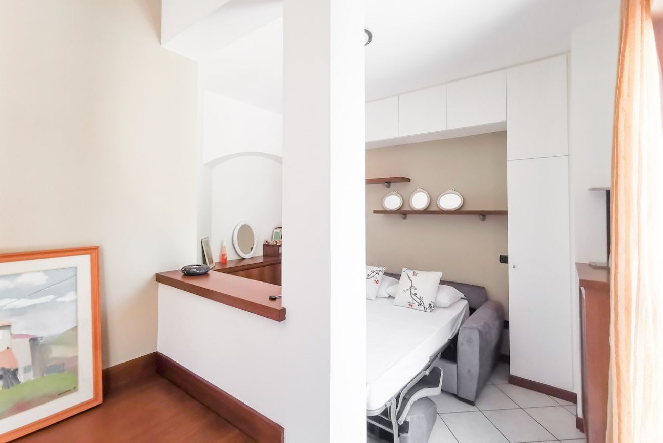 Iron/ironing board, internet, bed sheets