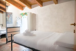 2 dormitorios, tabla de planchar con plancha, wifi y ropa de cama